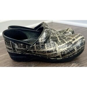 Dansko Professional Clogs Women's Black Gray Block Print 38 US 7.5 8 Nurse Shoes